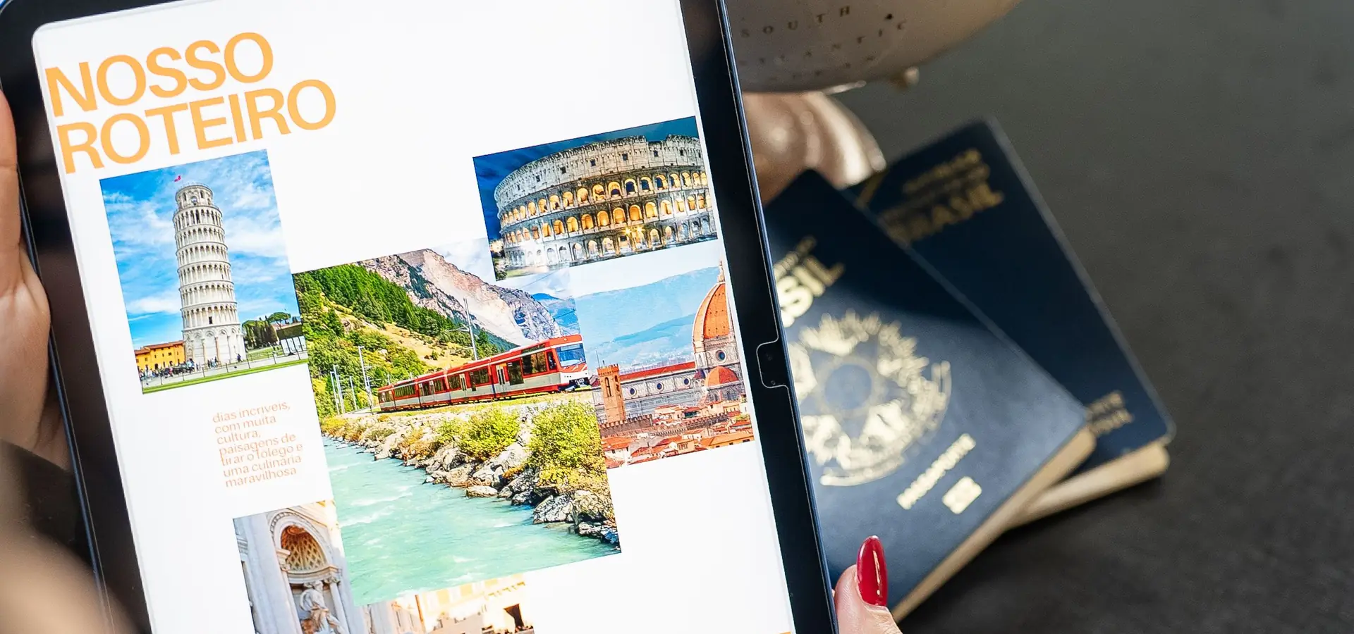 Reiseplanung mit Globus, Tablet und Reisepässen